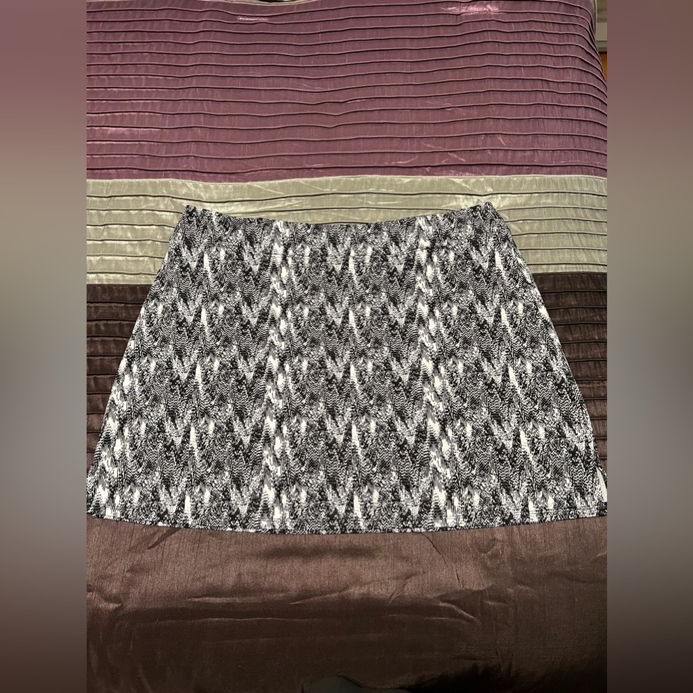 Tranquility XXL black and white skort with black shorts underneath
